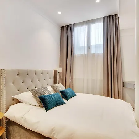 Апартаменты Amazing 3br8p - Place De L'etoile Париж