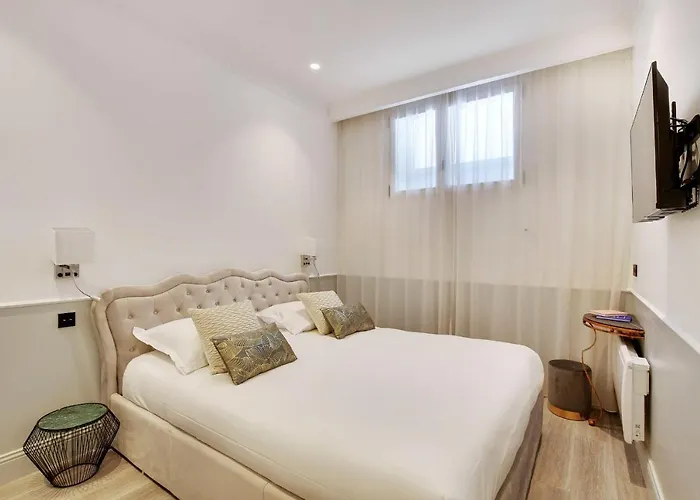 Amazing 3br8p - Place De L'etoile Appartamento *