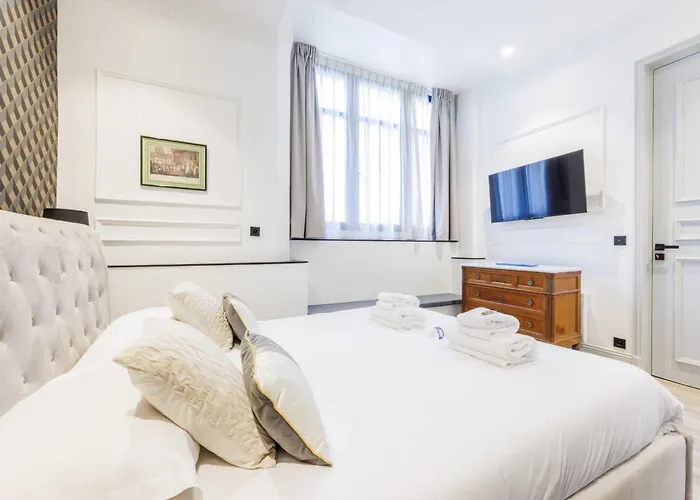 Amazing 3br8p - Place De L'etoile Appartamento *